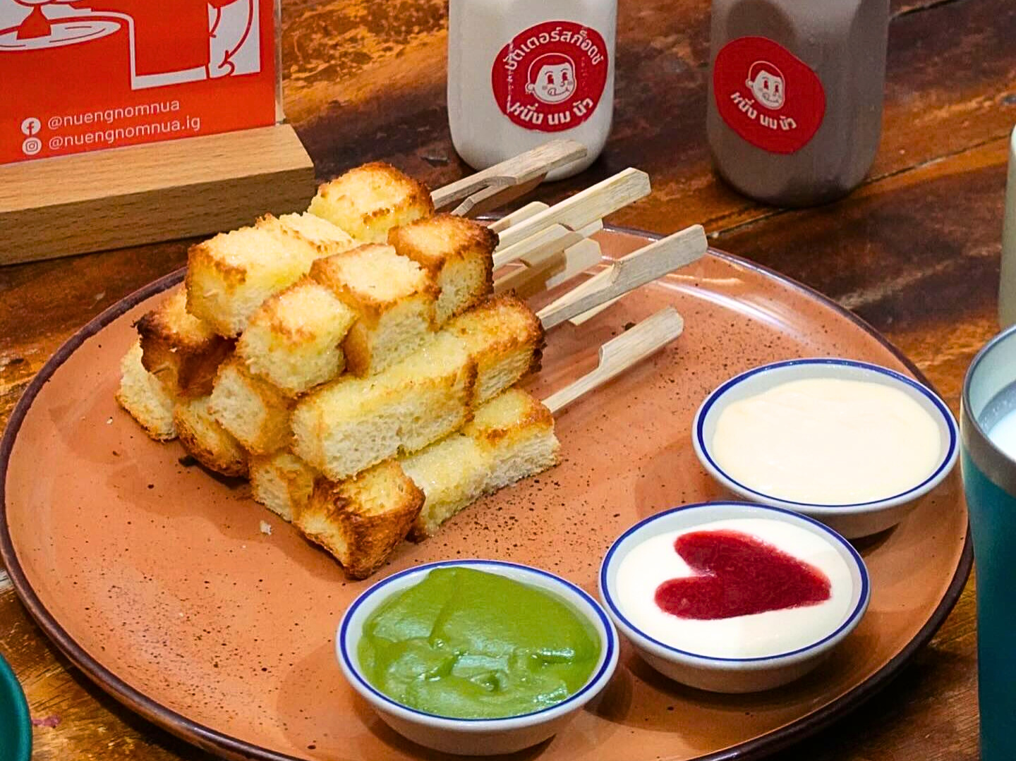 人氣排隊甜點-Nueng Nom Nua 創意吐司店